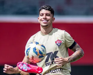 Vitória anuncia rescisão com atacante e empresta joia da base