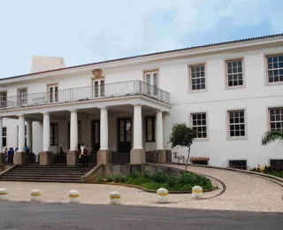 Estudantes acionam MPF para barrar licitação de R$ 30 milhões da UFBA