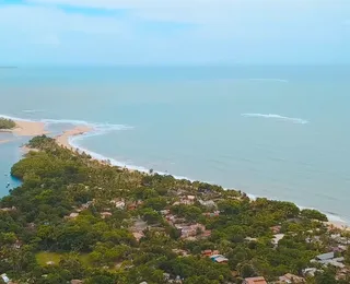 Sem carros e com ruas de areia, conheça a vila que encanta pela essência original
