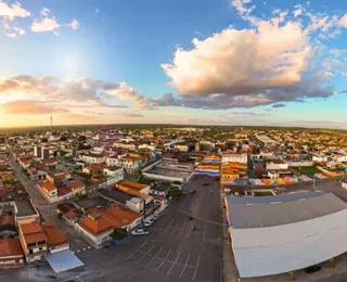 Servidora com salário de R$ 4 mil recebe Bolsa Família e auxílio gás no interior da Bahia
