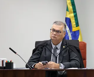 STF julga suspensão de supersalários no serviço público