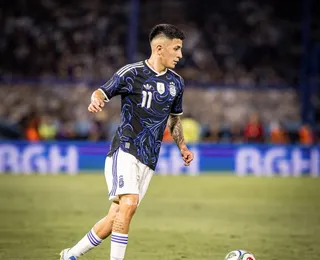Substituto de Everton Ribeiro? Thiago Almada é colocado à venda na Espanha