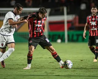 Titular pela primeira vez, Tarzia lamenta "desatenção" do Vitória