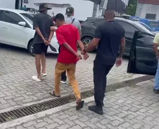 Vídeo: suspeitos de furtar R$ 400 mil em joias são presos tentando fugir