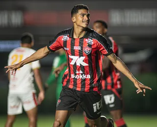 Vitória goleia a Juazeirense e vira líder do seu grupo no Nordestão