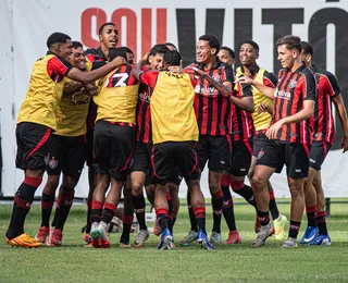 Vitória vence mais uma no fim e sobe na tabela do Brasileirão Sub-20