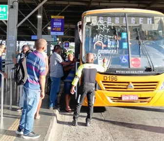 60% da frota resolve? Subúrbio está entre as regiões mais afetadas pela greve de ônibus