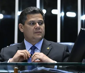 Alcolumbre barra leitura de pedidos para instalar CPI do Banco Master