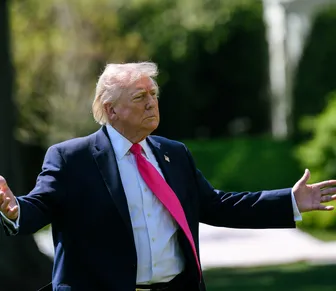 Popularidade de Trump despenca e acende alerta para republicanos