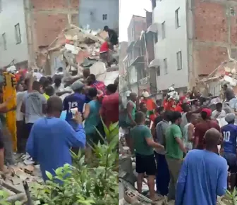 Prédio desaba e deixa pelo menos um morto em Salvador