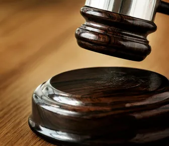 Justiça reconhece três pais na certidão de bebê indígena no Brasil