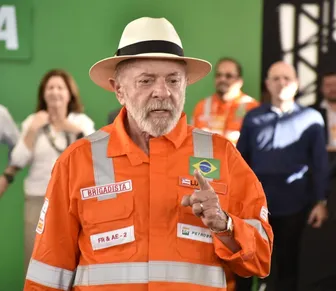 Lula ironiza relação de Flávio com Vorcaro: "Isso é caso de polícia"