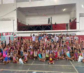 O projeto de ginástica que muda vidas de crianças em Lauro de Freitas