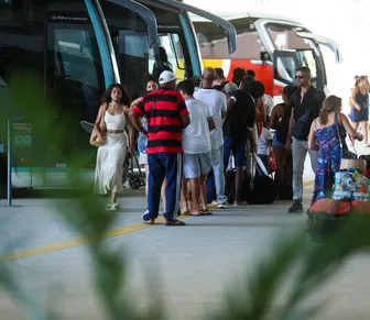 Vai viajar de ônibus? Saiba como economizar dinheiro nos feriados