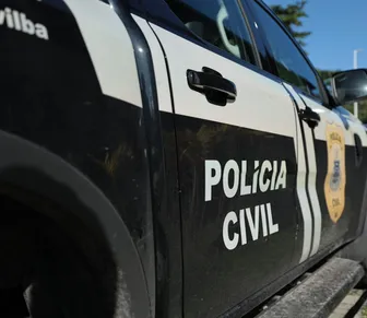 Viatura da Polícia Civil trafega na contramão e atinge motociclista na Bahia