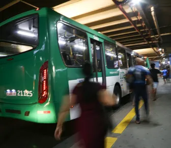 É preciso resposta rápida: assédio no transporte público reduz mulher a objeto