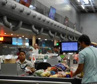 Gigante dos supermercados vai à falência e demite 5 mil funcionários