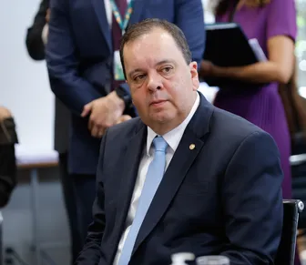 Elmar revela convites de Jerônimo e da oposição para ser vice