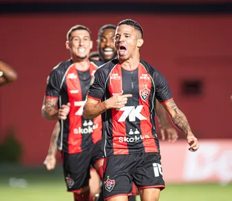 Vitória encerra série de tabus após eliminar o Flamengo em jogo épico