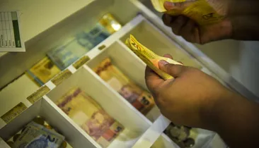 Brasileiros podem receber salário de R$ 3 mil; projeto aguarda votação