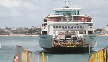 Ferry-boat pode ter "corujão" com embarcação na madrugada