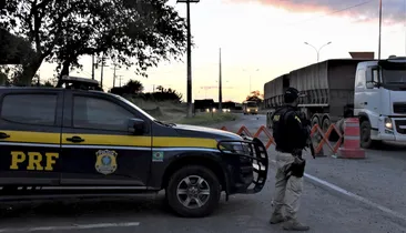Passageiros de ônibus abandonados por motorista na Bahia não sabiam da fuga