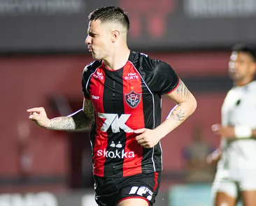Vitória atropela o ABC e coloca um pé nas finais da Copa do Nordeste