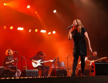 Belchior ganha tributo emocionante com trio feminino em Salvador - Imagem