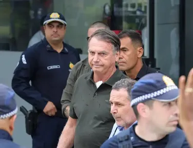 Bolsonaro deve começar a cumprir prisão domiciliar nesta sexta - Imagem