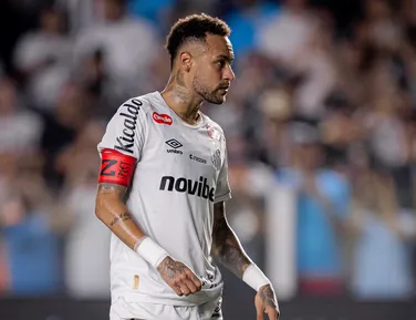 Neymar chegou ao fundo do poço, diz grande jornal europeu - Imagem