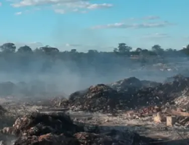 Com R$ 2 milhões no cofre, Prefeitura de Bonfim troca lixo por valas - Imagem