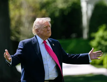 “Continuar bombardeando é a melhor postura”, diz Trump sobre Irã - Imagem