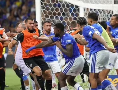 Cruzeiro e Atlético-MG têm punições divulgadas por confusão em final; entenda - Imagem