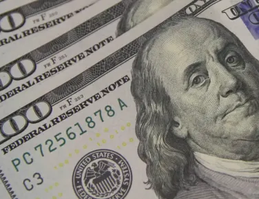 Dólar fecha abaixo de R$ 4,90 pela 1ª vez desde 2024; Ibovespa sobe - Imagem