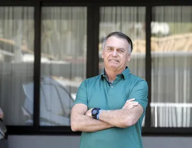 Em domiciliar, Bolsonaro pede que irmão de Michelle atue como cuidador - Imagem