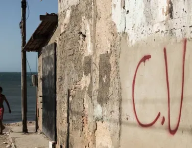 TV Justiça? Vítima é julgada pelo CV em tribunal do crime por vídeo - Imagem