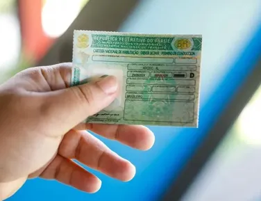 Aos 16 anos? CNH do Brasil pode derrubar idade mínima para dirigir - Imagem