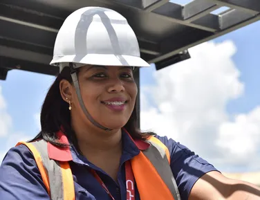 "Foque no seu sonho": Conheça Érica, a mulher que herdou a profissão do pai - Imagem