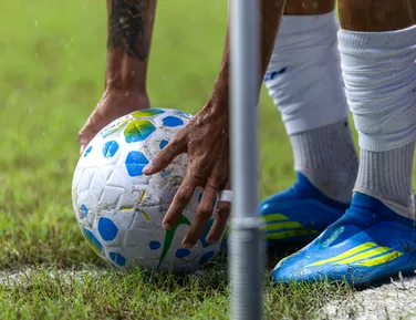 Futebol hoje: veja horários e onde assistir às partidas deste domingo - Imagem