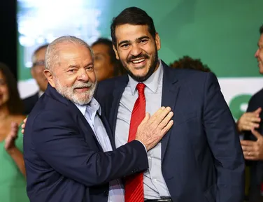 Lula pode segurar indicação ao STF após reprovação de Messias, diz Wagner - Imagem