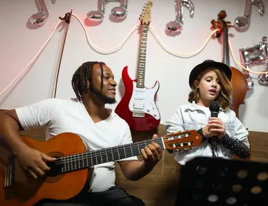 Michael Jackson vive! Crianças e adultos mantêm o legado do astro na Bahia - Imagem