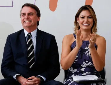 Saúde de Bolsonaro: Michelle desabafa sobre ex-presidente após nova cirurgia - Imagem