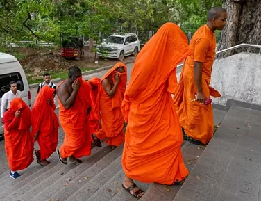Monges budistas são presos com 110 kg de drogas em aeroporto - Imagem