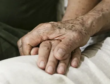 Não é só genética e idade: entenda como demência pode ser causada - Imagem