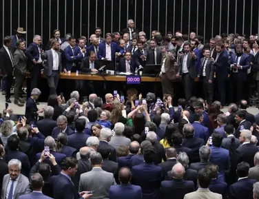 PEC que reduz maioridade penal pode ser votada nesta quarta-feira - Imagem