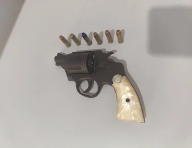 Heróis na escola: PM age rápido, apreende jovem com revólver e impede tragédia - Imagem