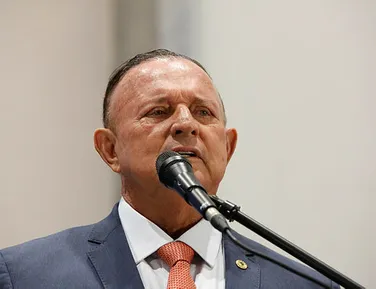 Prazo da Alba expira e Adolfo Menezes é candidato único ao TCM - Imagem