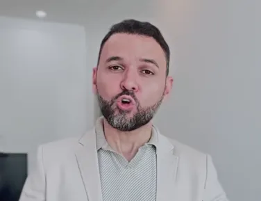 Prefeito utilizava fotografia pessoal em carnês do IPTU - Imagem