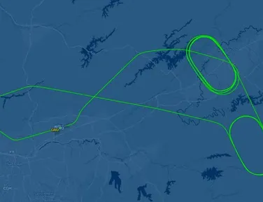 Problema técnico faz avião rodar em círculos mais de 1h antes de pouso - Imagem