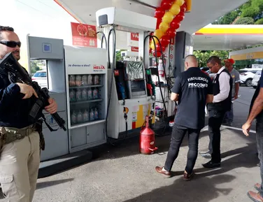 Fiscalização é intensificada em postos de combustíveis de Salvador após alta de preços - Imagem